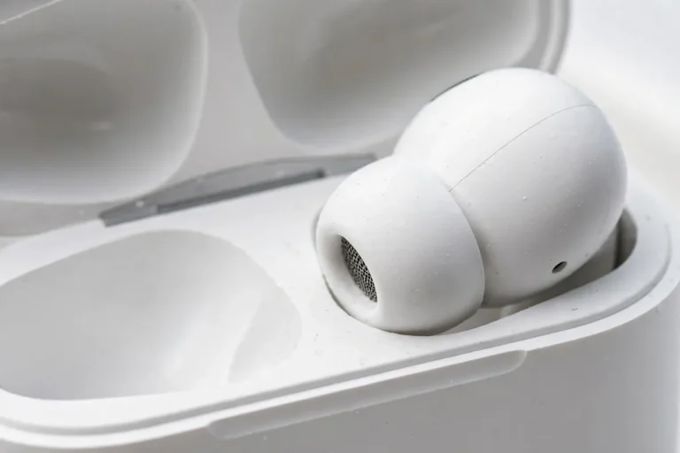how to connect airpods to android – featured image